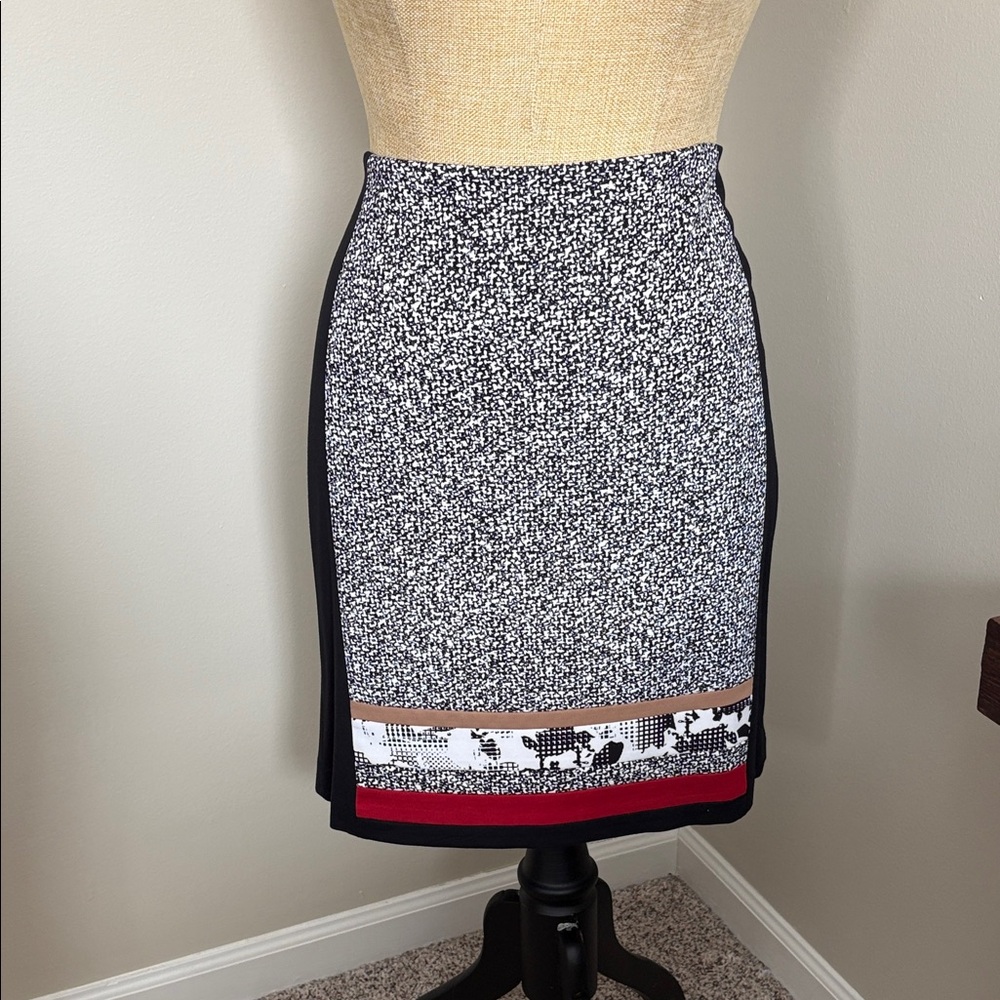 White House Black Market Black and White Pencil Skirt